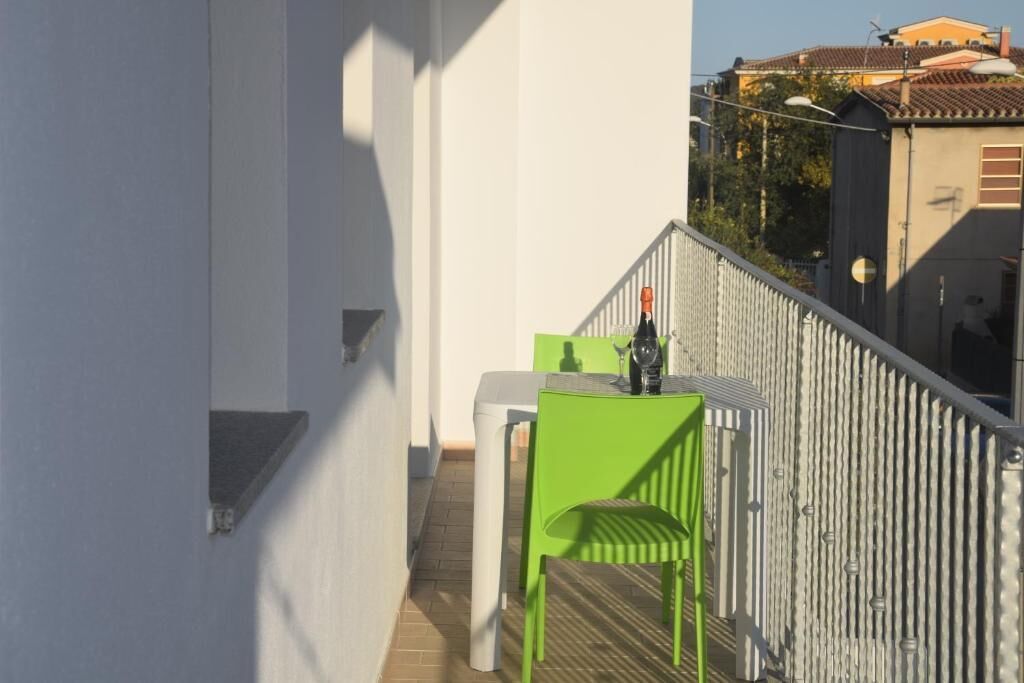 Quarto casal ou duplo luxo, sacada, vista para a cidade | Opções para refeição ao ar livre