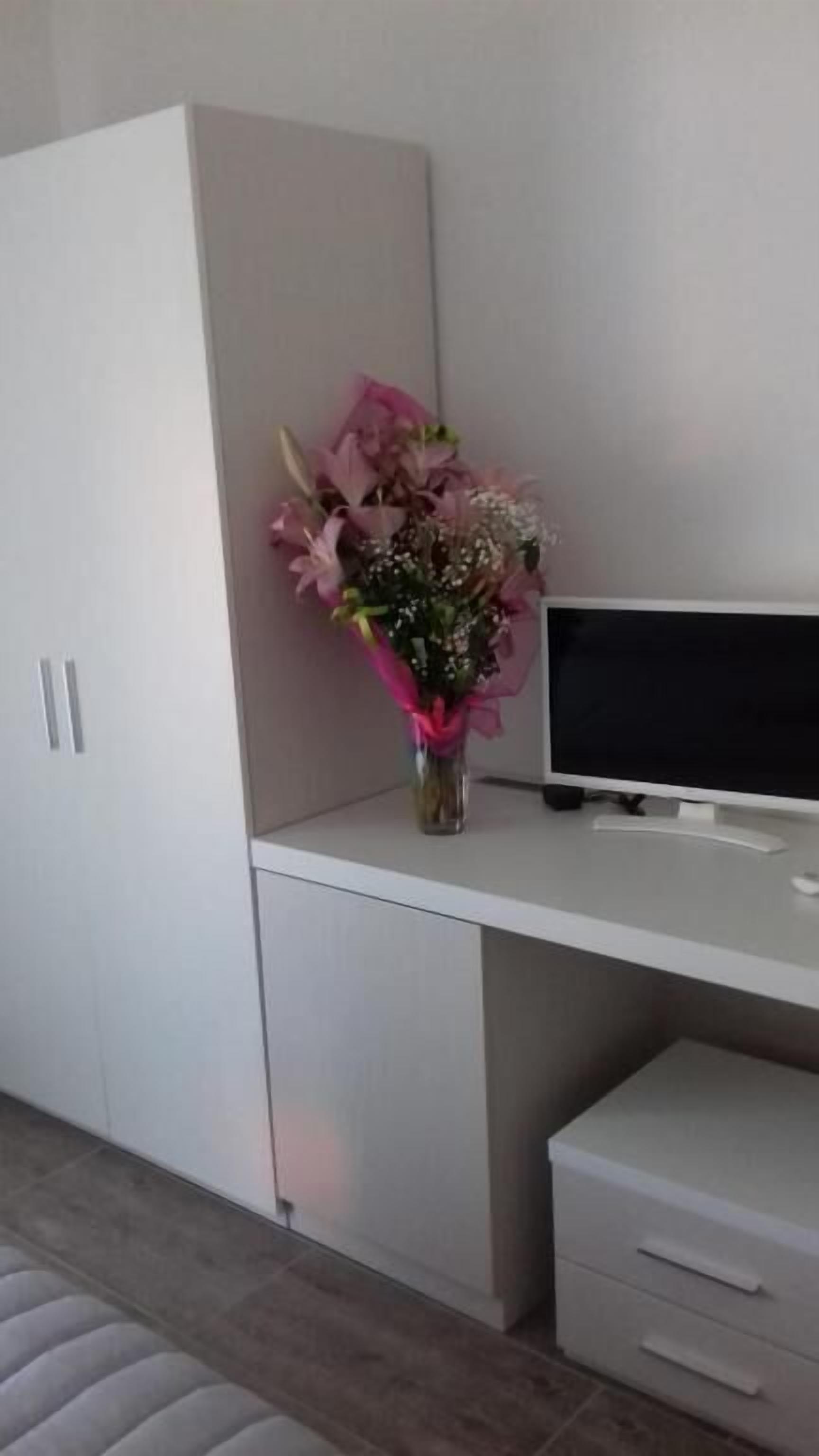 Quarto família, 2 camas Queen, para não fumantes, vista para o pátio | Parte interna