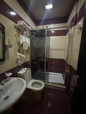 Comfort Double Room | Bathroom - Zarina Hotels (Batumi)