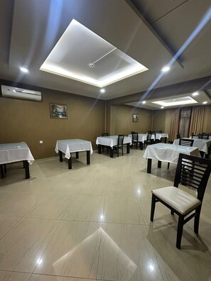 Dining - Zarina Hotels (Batumi)