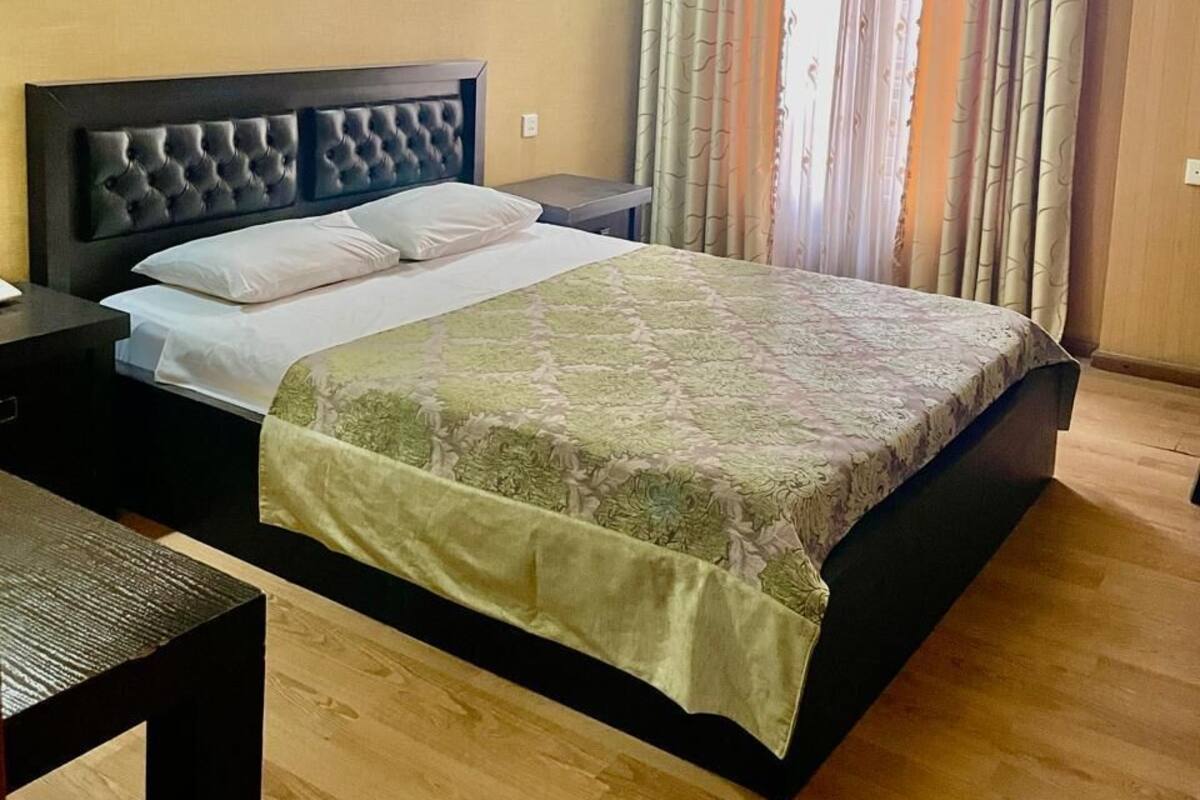 高級寢具、Select Comfort 床墊、迷你吧贈品、房內夾萬