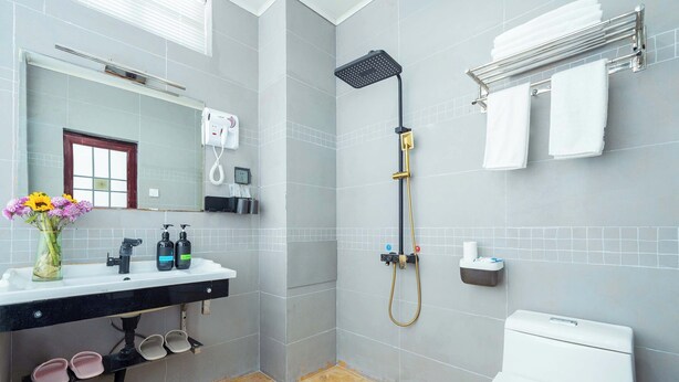 ห้องลักซ์ชัวรี่ทวิน, วิวสวนหย่อม | ห้องน้ำ