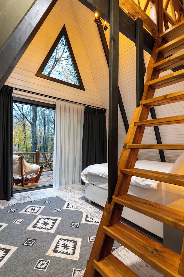 Bungalou clàssic | Matalassos d'escuma viscoelàstica i minibar gratuït