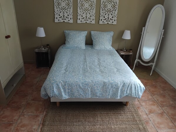 Room - Large gîte sleeps 20 / 22 (Montazeau)