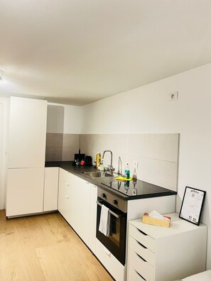 Cleaning supplies - Sleek Fashion District Urban Retreat (Antwerp)