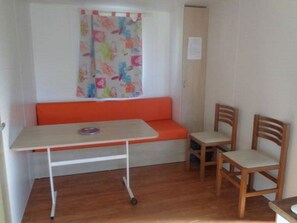 Interior - Mobile home, pets allowed - 4 guests (Vairé)