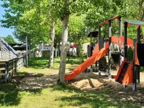Children’s area - Mobile home pets allowed - 6 guests (Le Château-d'Oléron)