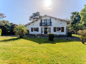 Exterior - Large villa, pets OK, 12 guests, near beach (Biscarrosse Plage)