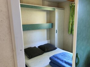 Room - Cozy chalet pets welcome - 5 guests (La Tour-d'Auvergne)