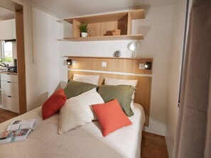 3 bedrooms, free WiFi - Cozy mobile home, pets allowed - 7 guests (Bieuzy)