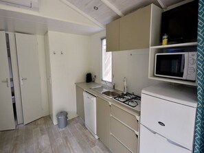 Private kitchen - Mobile home, pets allowed - 2 guests (Méolans-Revel)