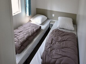 Room - Mobile home, pets allowed - 2 guests (Méolans-Revel)