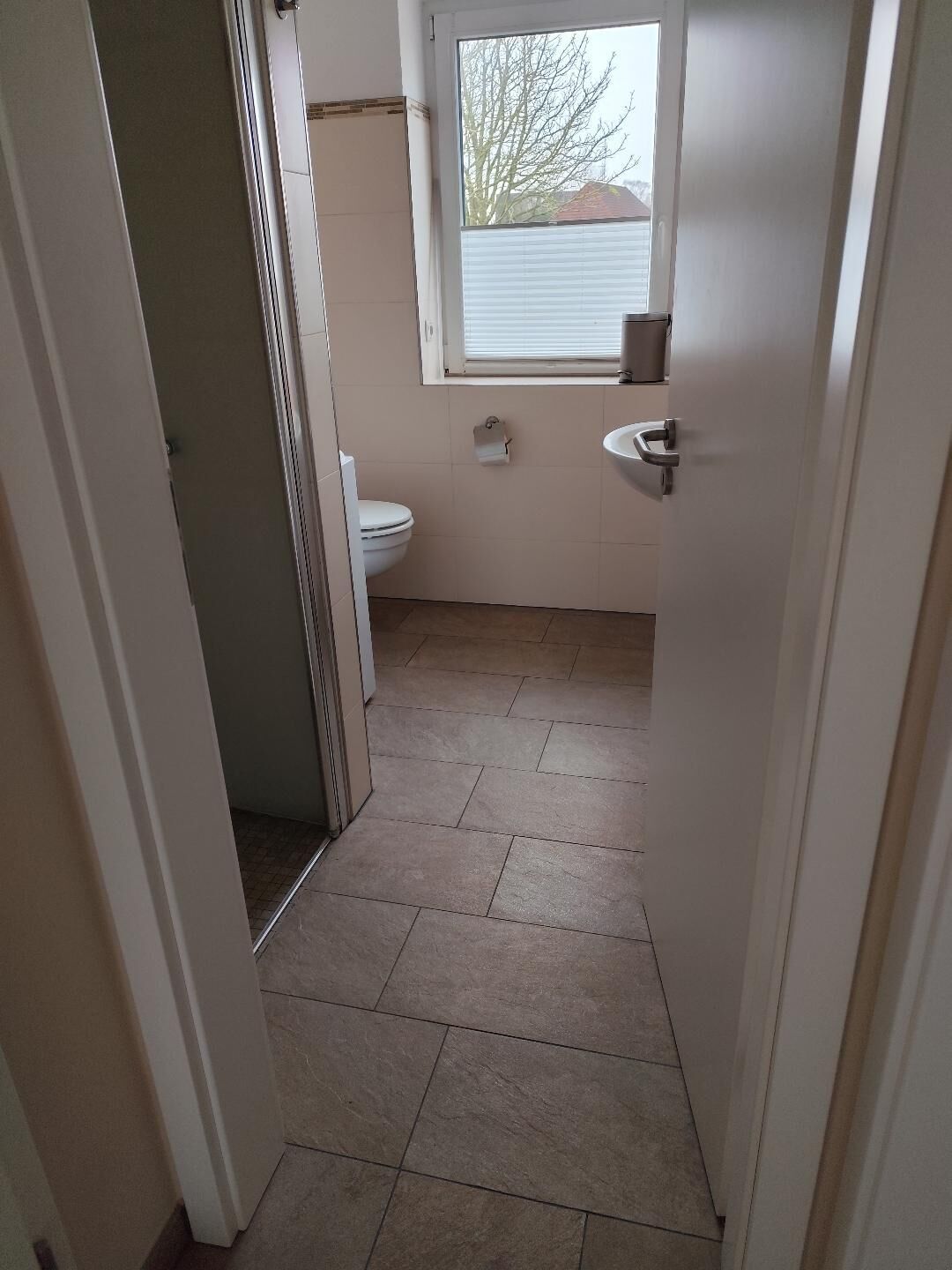 Dusche, Seife, Toilettenpapier