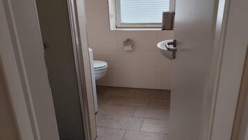 Dusche, Seife, Toilettenpapier