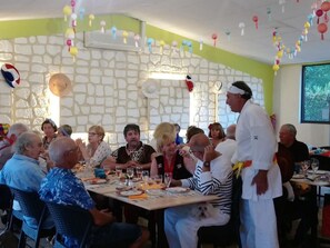 Dining - Cozy mobile home - 4 guests (La Chapelle-Aubareil)