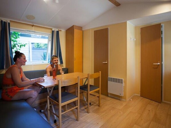 Dining - Mobile home pets allowed - 4 guests (Monplaisant)