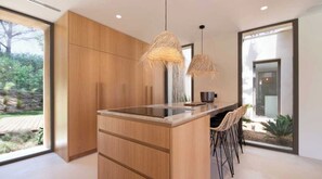 Apartment | Private kitchen | Fridge, microwave, oven, stovetop - Prestige Villa a/c 12P With Pool & Lounge (Ramatuelle)