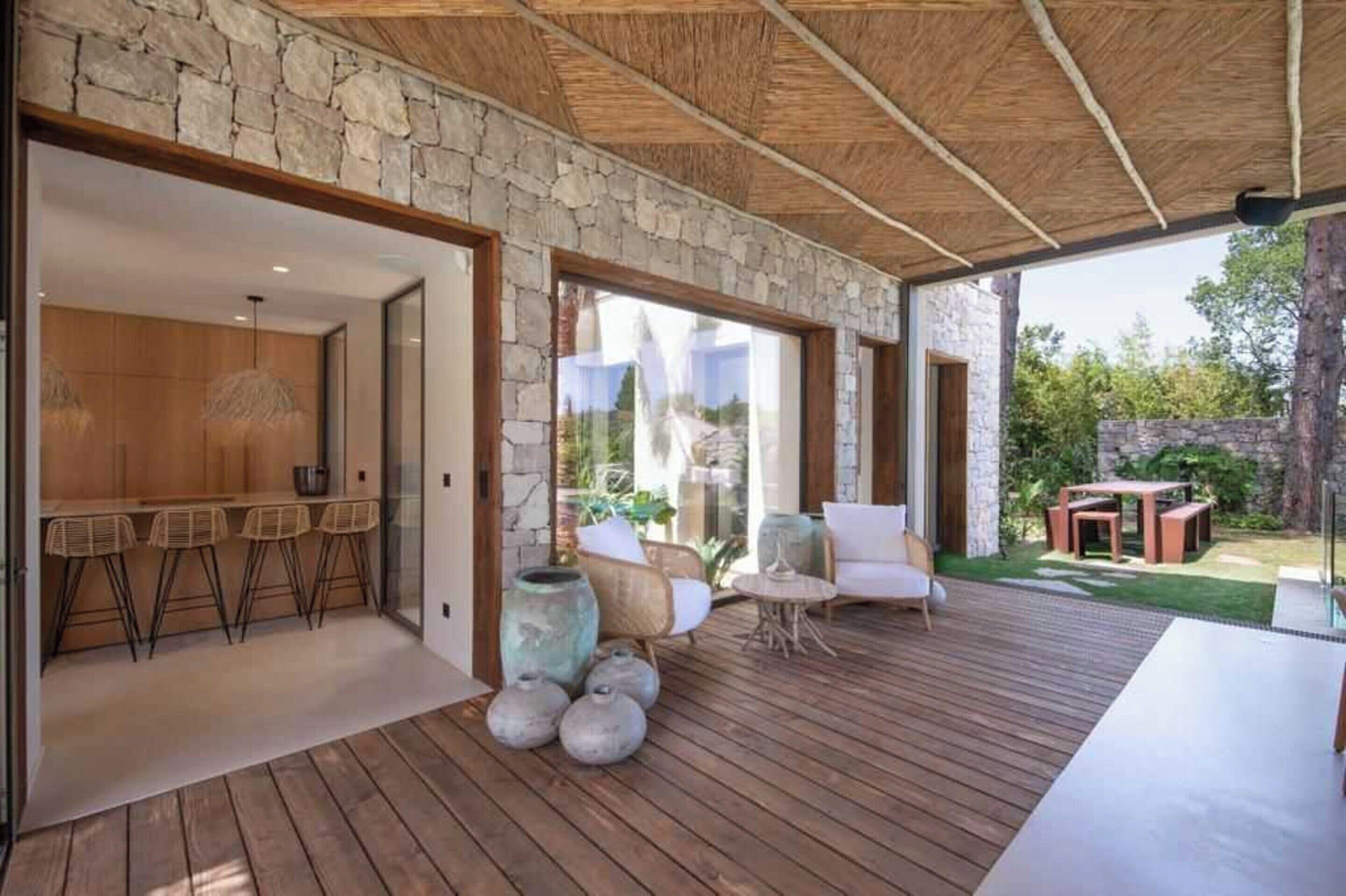 Apartment | Outdoor dining