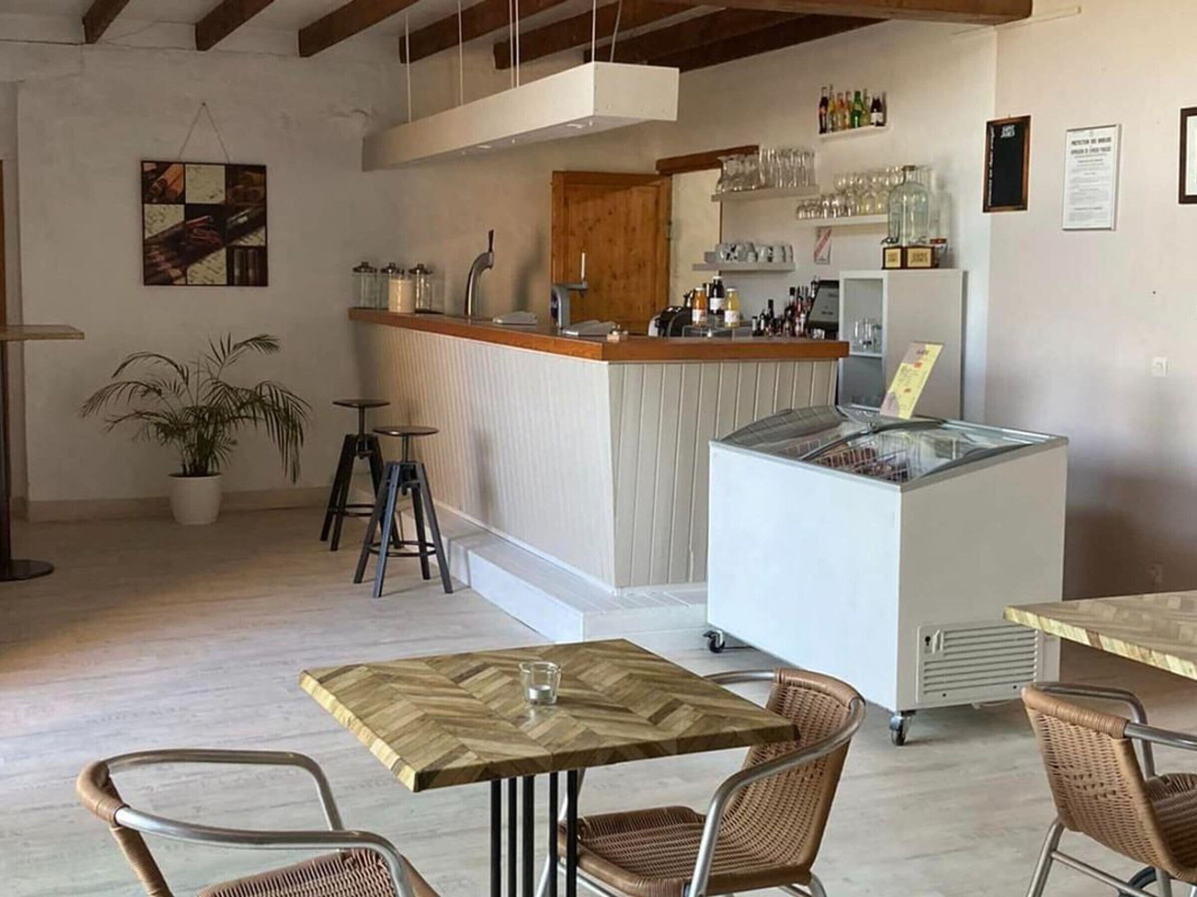Bar (en la propiedad)