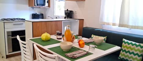 Fridge, microwave, coffee/tea maker, toaster