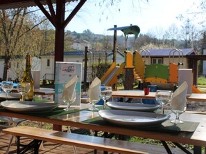 Outdoor dining - Mobile home with AC - 4 guests (Belmont-sur-Rance)