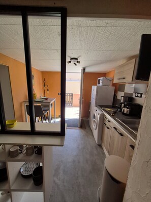 Private kitchen - Charming studio in Marseillan 500m from the beach, ideal location 🦩 (Marseillan)