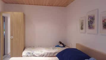1 bedroom, iron/ironing board, free WiFi, bed sheets