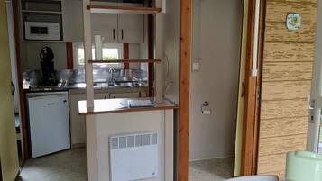 Fridge, microwave, coffee/tea maker