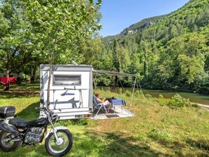 Property grounds - Comfortable mobile home, pets welcome - 4 guests (Sainte-Enimie)