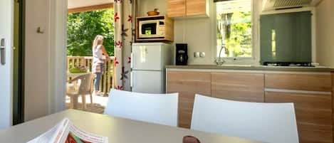 Fridge, microwave, coffee/tea maker
