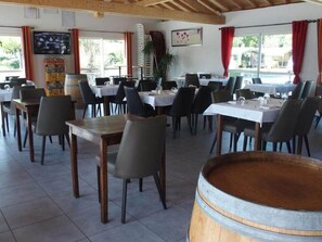 Dining - Comfortable mobile home - 6 guests (Saint-Georges-d'Oléron)