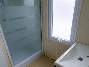 Hair dryer - Mobile home, pets allowed - 4 guests (Sauxillanges)