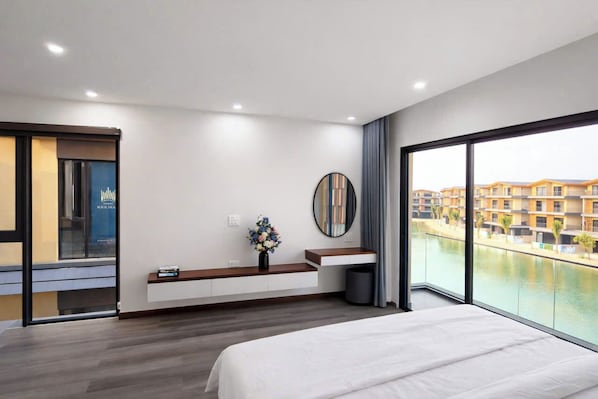 Family House, Balcony, Lagoon View