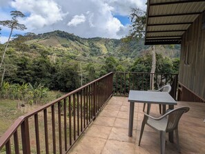 Dortoir Partagé, 1 chambre, fumeur, balcon | Restauration extérieure