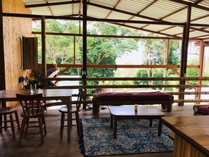 Dortoir Partagé, 1 chambre, fumeur, balcon | Restauration extérieure