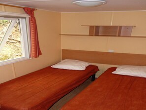 2 bedrooms, free WiFi - Pleasant mobile home - 4 guests (Monplaisant)