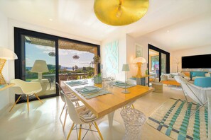 Dining - Exceptional Villa a/c 4br/8p With Pool & Sea View (Grimaud)