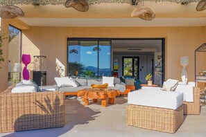 Apartment | Terrace/patio - Exceptional Villa a/c 4br/8p With Pool & Sea View (Grimaud)