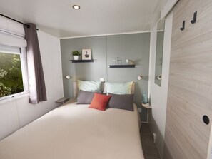 1 bedroom, free WiFi - Cozy mobile home for 2 guests (Perros-Guirec)