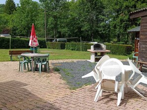 Outdoor dining - Chalet pets allowed - 5 guests (La Tour-d'Auvergne)