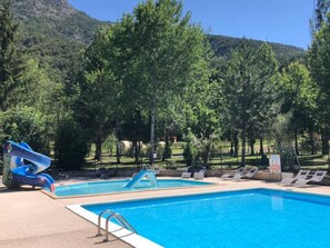 Pool - Cozy chalet for two, pets welcome (Méolans-Revel)