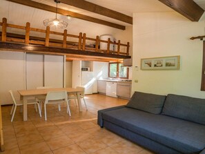 TV - Cozy chalet for two, pets welcome (Méolans-Revel)