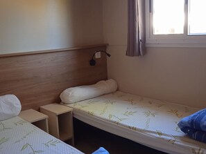 3 bedrooms, free WiFi - Chalet pets welcome - 7 guests (Pleaux)