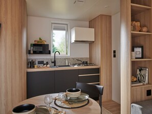 Private kitchen - Mobile home with AC - 3 guests (Saint-Jean-de-Monts)