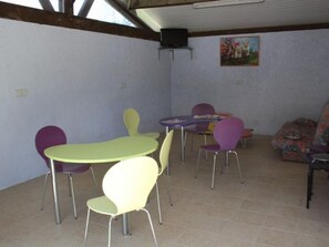 Dining - Mobile home with AC, pets OK - 6 guests (La Chapelle-Aubareil)