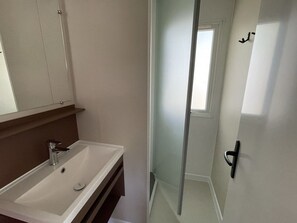Hair dryer - Mobile home with AC, pets OK - 6 guests (La Chapelle-Aubareil)