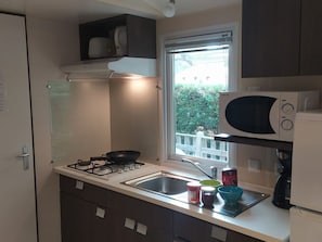 Microwave, coffee/tea maker - AC mobile home - 6 guests (Saint-Maime)