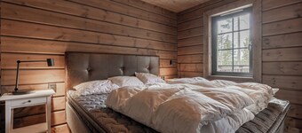 Fjäll Lodge - Modern log cabin with sauna, fireplace and 4 bedrooms