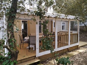 屋外ダイニングエリア