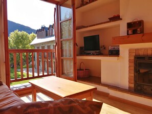 Living area - Mountain environment. Fireplace and garden - Isard 4 (Pla de l'Ermita)